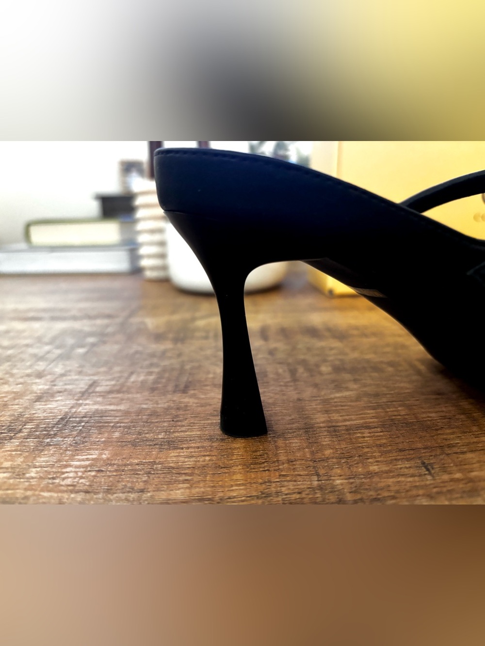 Brand new in box! Cosy Island GraceLithe Pointed Toe Heeled Mule - Picture 3 of 6